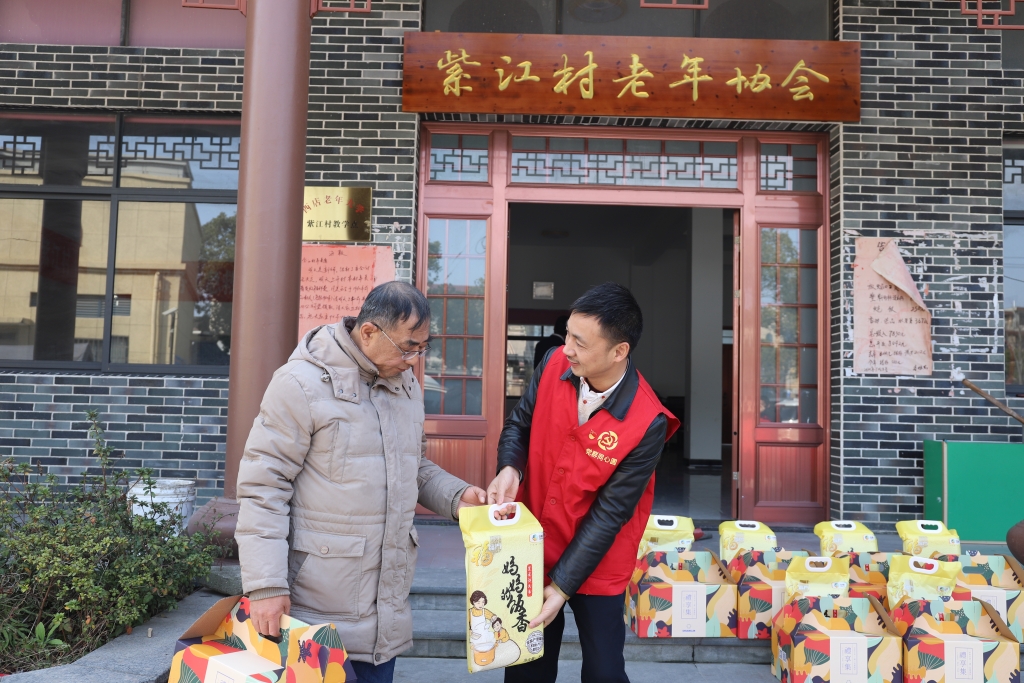 暖春意，敬老情-乐动平台多年坚持慰问孤寡老人